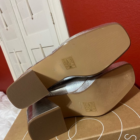 URBAN OUTFITTERS Silver Metallic AVA Square Toe Platform Chelsea Ankle Boots 7 - Picture 16 of 16